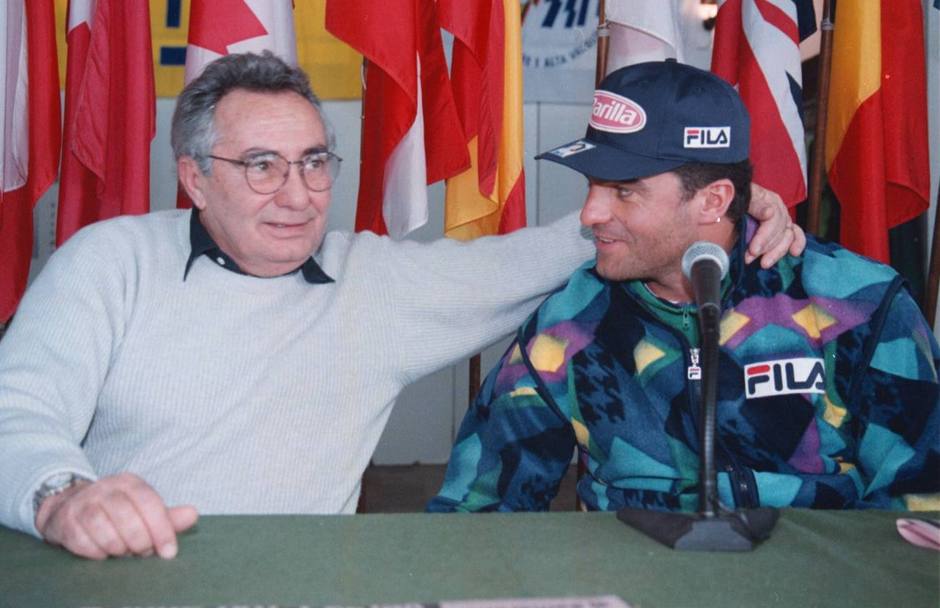 2 Gennaio 1996: Candido Cannavò abbraccia affettuosamente Alberto (Omega)